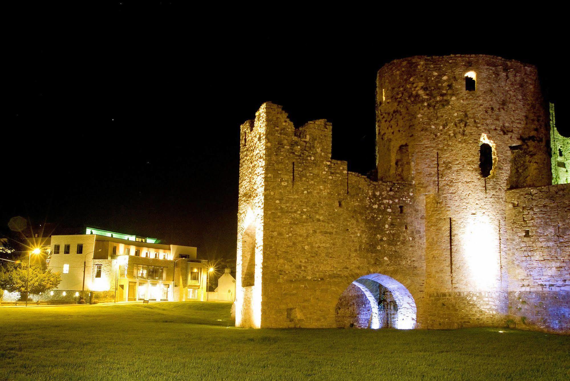 Trim Castle Hotel ภายนอก รูปภาพ