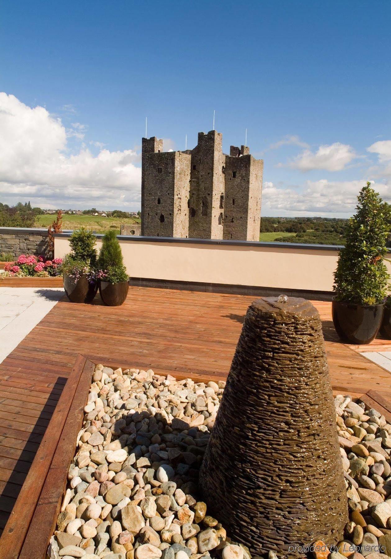 Trim Castle Hotel ภายนอก รูปภาพ