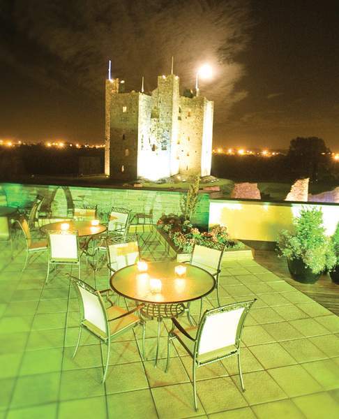 Trim Castle Hotel ภายนอก รูปภาพ
